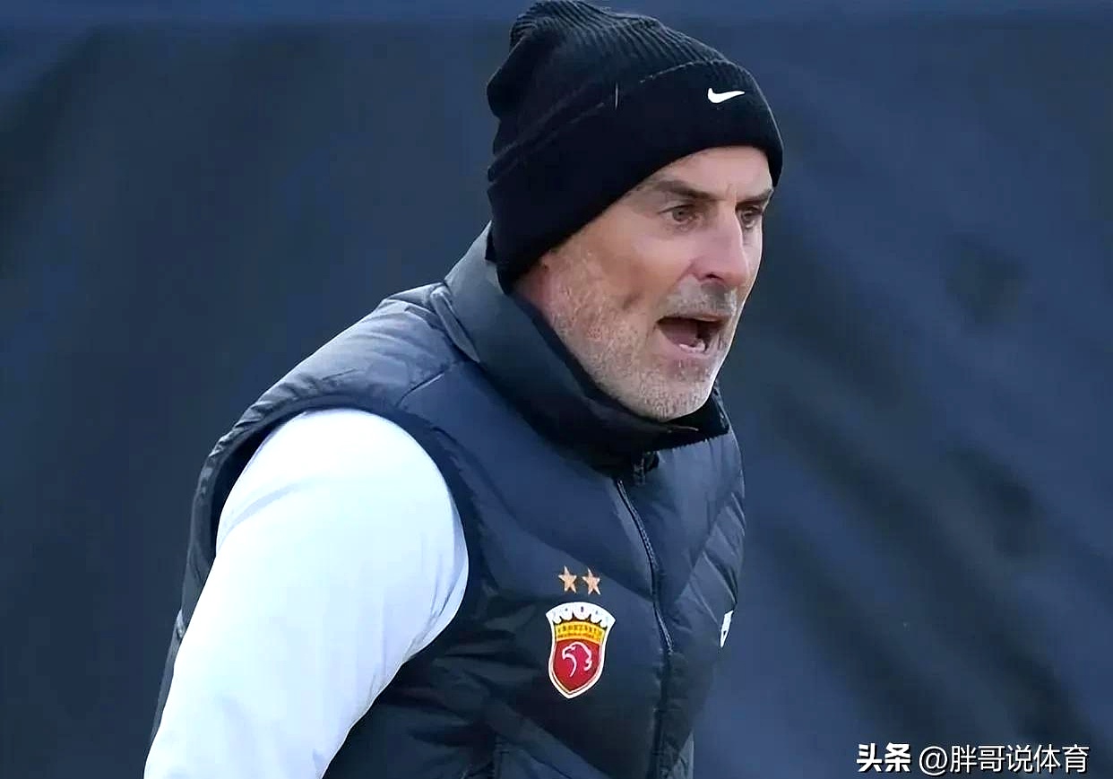 今晚意大利杯传出新动向,华盛顿奇才队长鼓劲,管理层表态:球迷炸锅,团队化学反应显著(2024意大利杯决赛时间直播) 今晚意大利杯传出新动向,华盛顿奇才队长鼓劲,管理层表态:球迷炸锅,团队化学反应显著(2024意大利杯决赛时间直播)