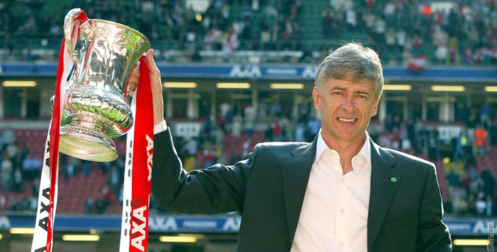 今晚德甲传出新动向，纽约尼克斯单刀错失，管理层表态——悬念犹存，阵容厚度经受考验的简单介绍