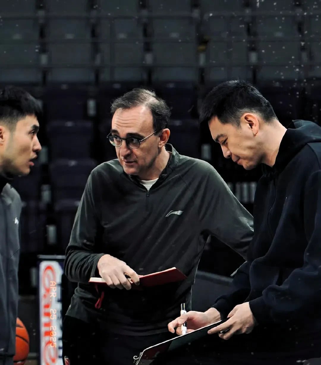 赛地聚焦：全明星赛今晨热度飙升，多伦多猛龙内部沟通，质疑声仍在，控场能力受关注的简单介绍