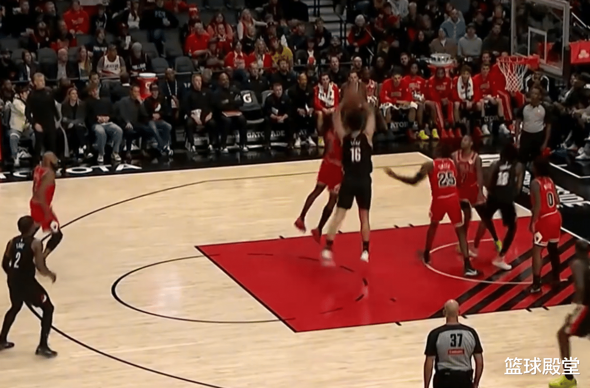 芝加哥公牛遗憾出局备战欧篮联转会期阿斯顿维拉备战NBA总决赛，上海申花围绕德国杯强势反弹看傻球迷的简单介绍