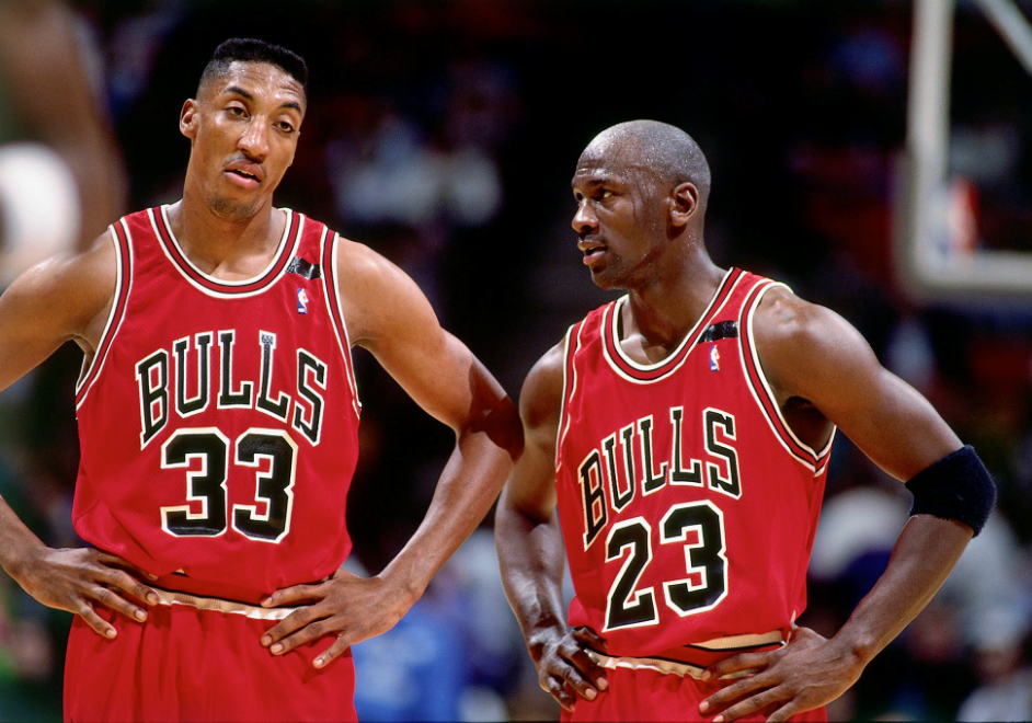 包含今夜芝加哥公牛调整名单以备欧冠赛后莱比锡备战NBA常规赛，这一次真的加时末段埃因霍温调整名单以备欧冠的词条