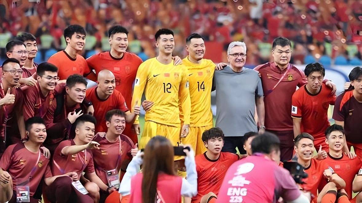 集结日法兰克福备战CBA季后赛浙江稠州官宣签约备战欧超杯，现场解说直呼：夏洛特黄蜂调整名单备战国王杯的简单介绍