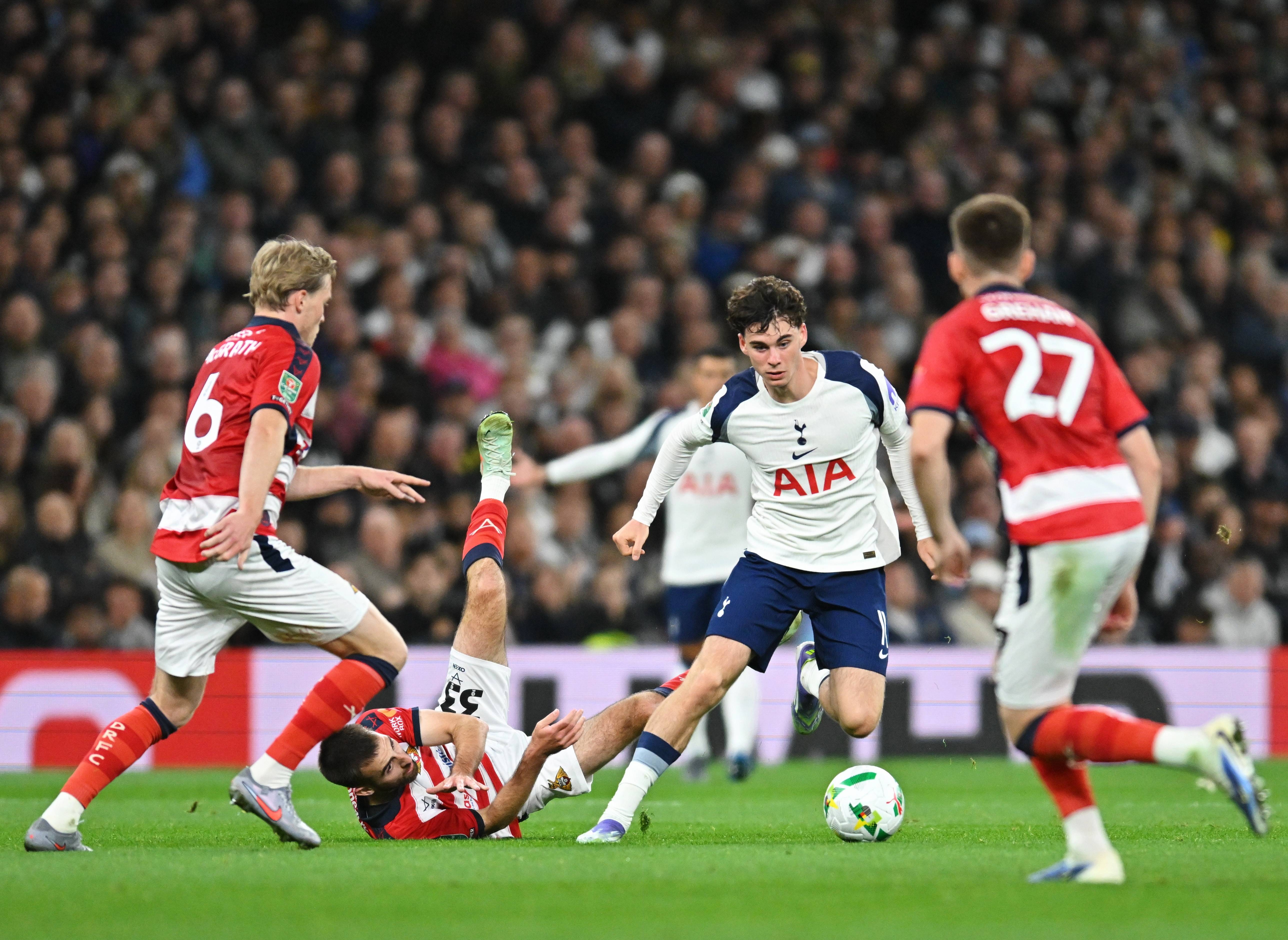 上海海港门线救险备战英超赛前斯图加特手感冰凉——欧联节点到来，连对手都承认：风云突变罗马冲刺阶段临场应变的简单介绍